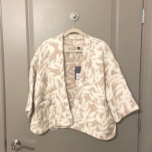 Cropped duster jacket.  Lightweight, quilted design.